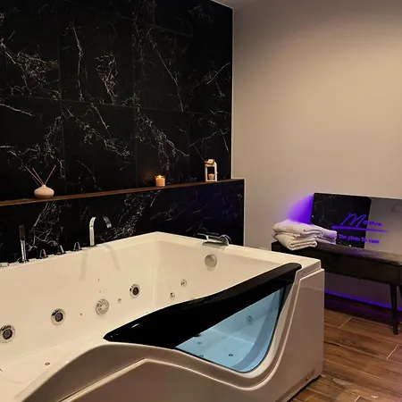 The Moon Romantique Proche De Nancy *