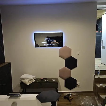 The Moon Romantique Proche De Nancy *