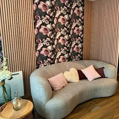 The Moon Romantique Proche De Nancy * Bouxieres-aux-Dames