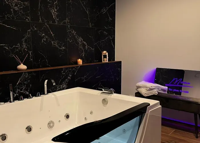 The Moon Romantique Proche De Nancy *