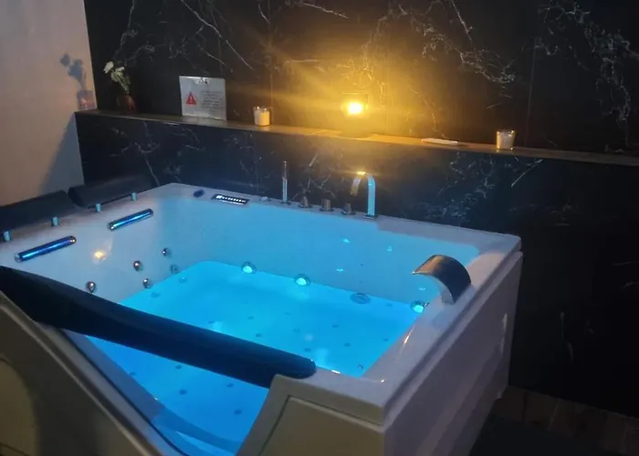 The Moon Romantique Proche De Nancy * Bouxieres-aux-Dames